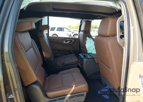 2021 Chevrolet Suburban 4Wd High Country z USA, uszkodzony, nr VIN 1GNSKGKL2MR411444